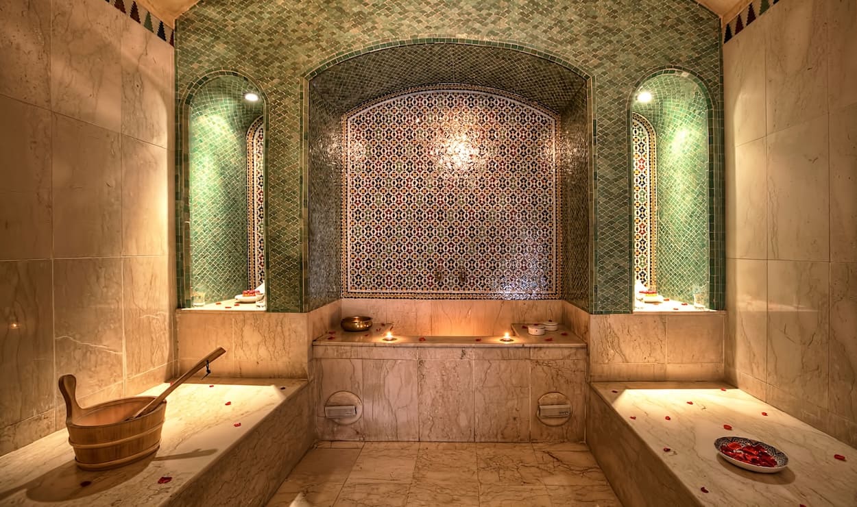 ARGAN MASSAGE AND MOROCCAN HAMMAM